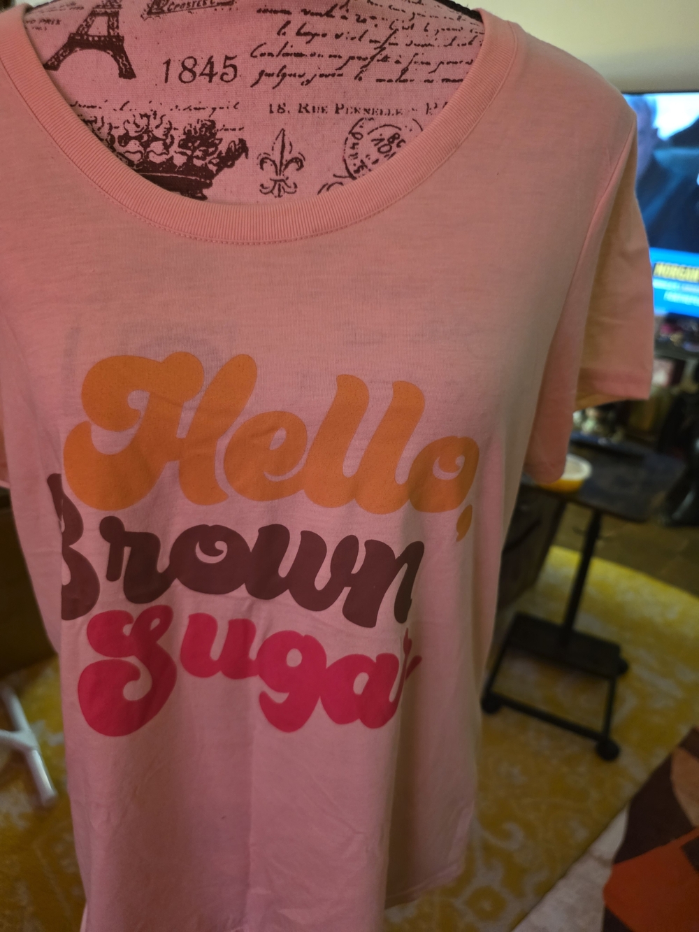Hello Brown Sugar Short Sleeve Graphic Tee - Pink